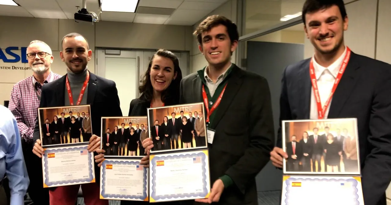 Joven talento aeronáutico de Ineco se forma en MITRE