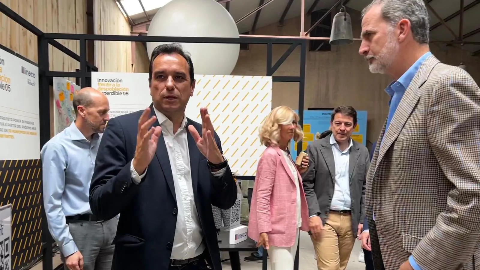 Felipe VI se interesa por nuestra experiencia en drones y el proyecto Ineco Rural TIC en Imperdible #05