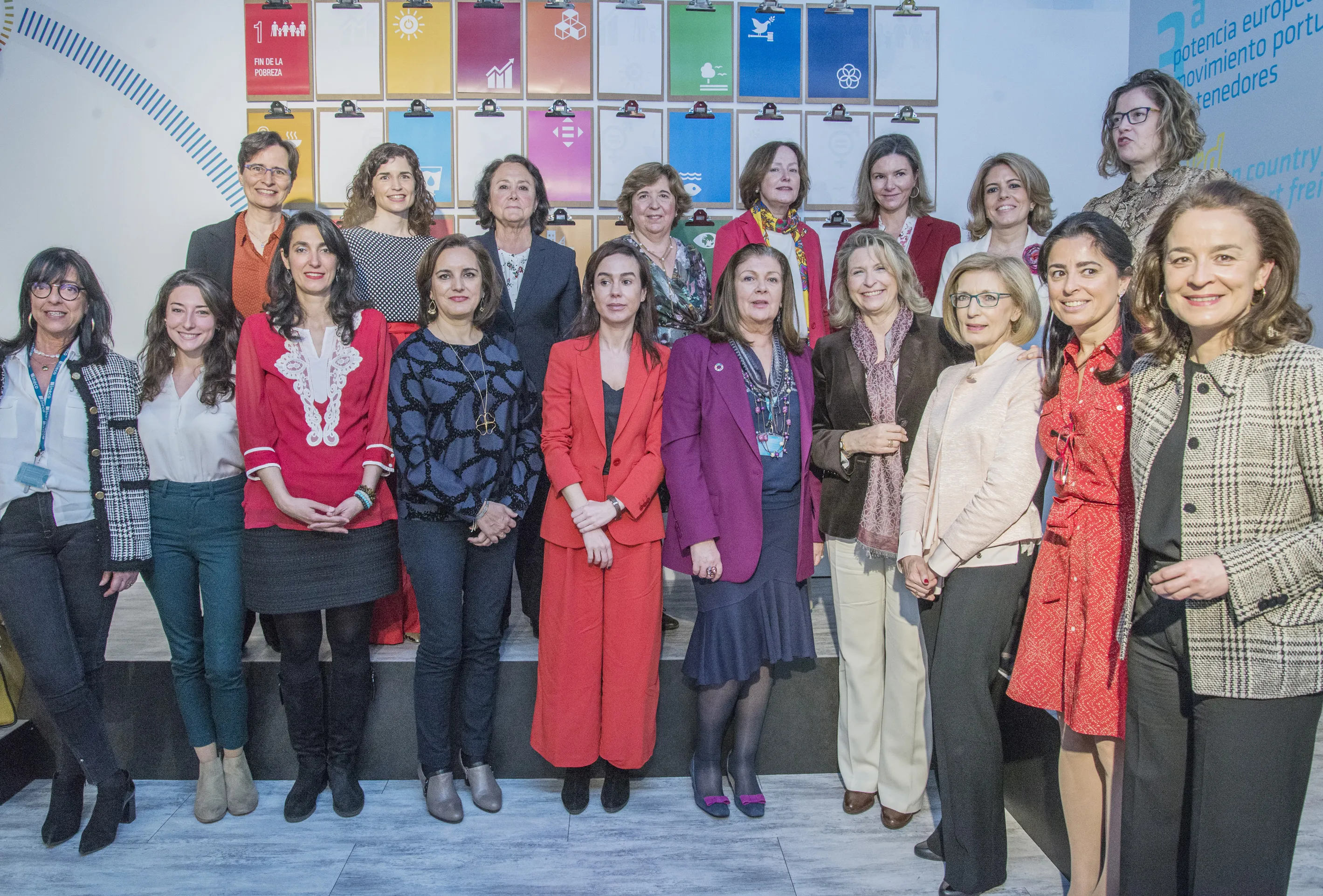 Ingenieras por Tierra, Mar y Aire